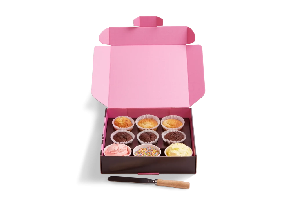 Vanilla & Chocolate Cupcake Decorating Kit (includes palette knife)